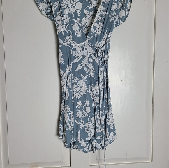 REFORMATION Raquel Blue Floral Wrap Mini Dress - Picture 6 of 7